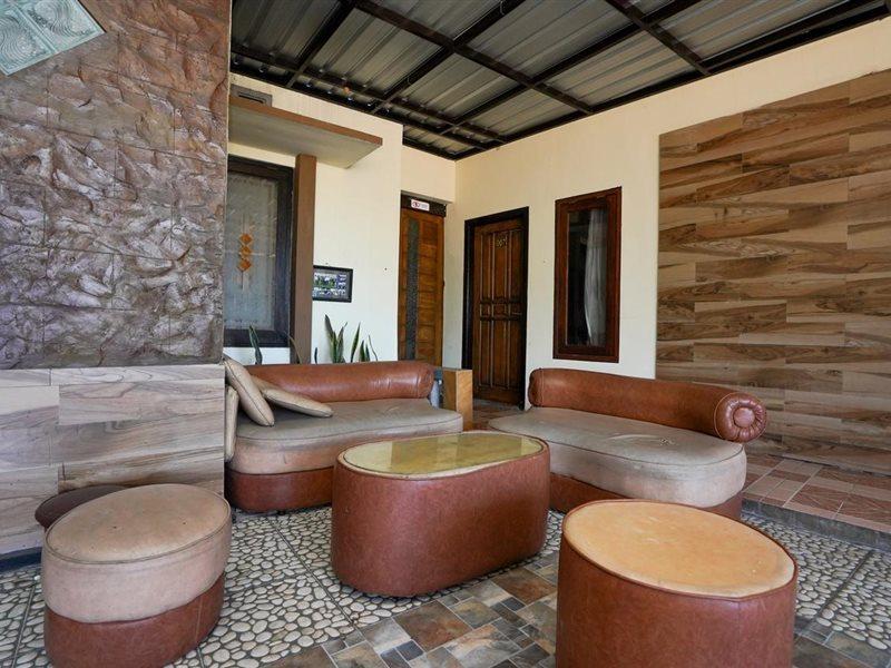 ברומו Oyo 1087 Homestay Potato House מראה חיצוני תמונה