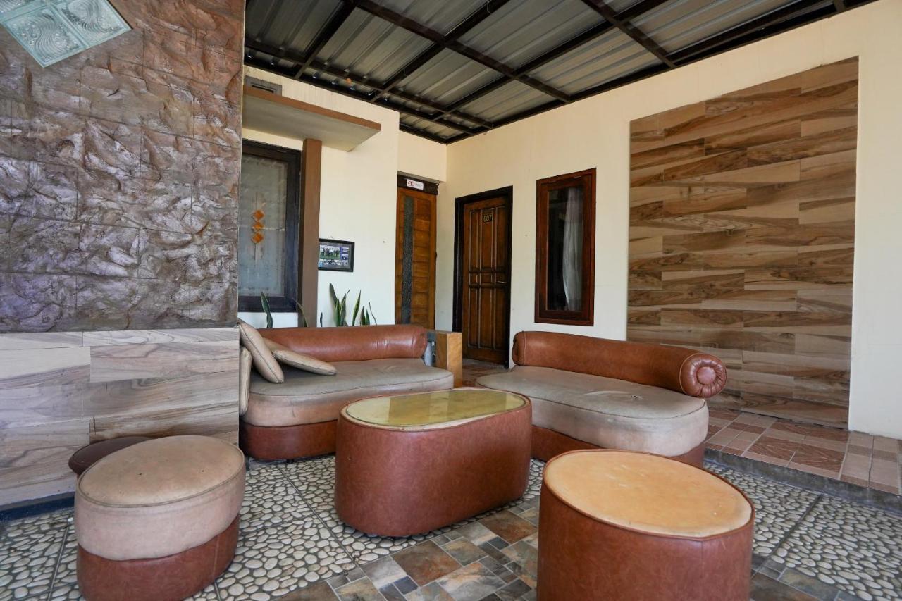 ברומו Oyo 1087 Homestay Potato House מראה חיצוני תמונה